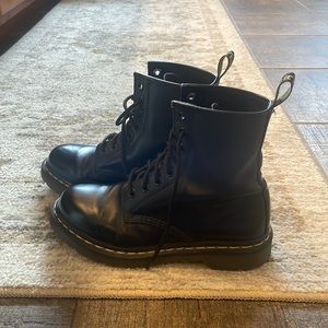 Dr Martens 1460 8 eyelet boot